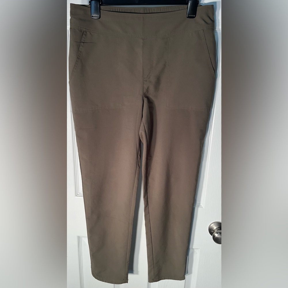 Sherpa Adventure Gear Pant Women's Size Medium Outdoor UPF 50 Recycled Polyester